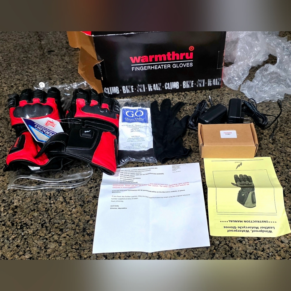 Warmthru Heated Motorcycle Leather Gloves Size Medium with extra batteries New
